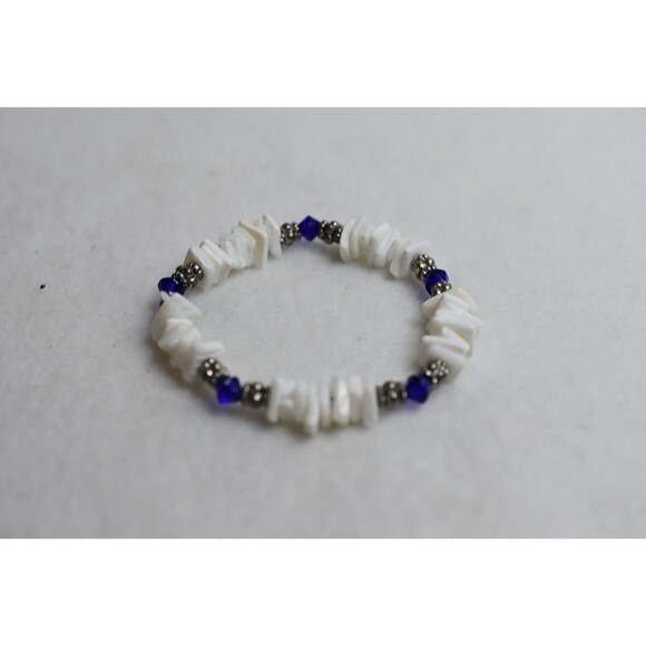 Beach Ready Stacked Puka Shell Blue Silver Beaded Stretch Chic Like New Bracelet - Picture 1 of 3
